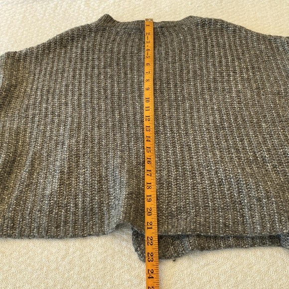 Zara Acrylic Alpaca Blend Gray Sweater Pullover Asymmetrical Oversized Knit Crew - Picture 10 of 11